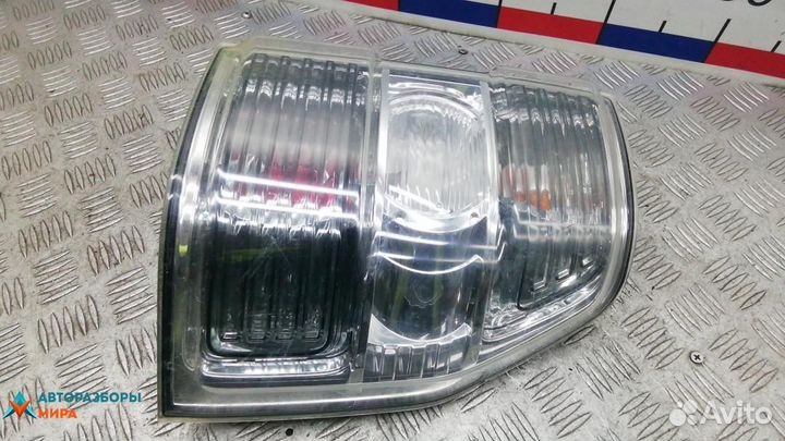 Фонарь задний правый Mitsubishi Pajero 4 2009