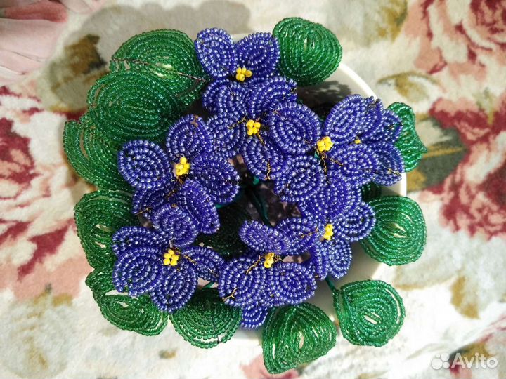 Фиалки из бисера