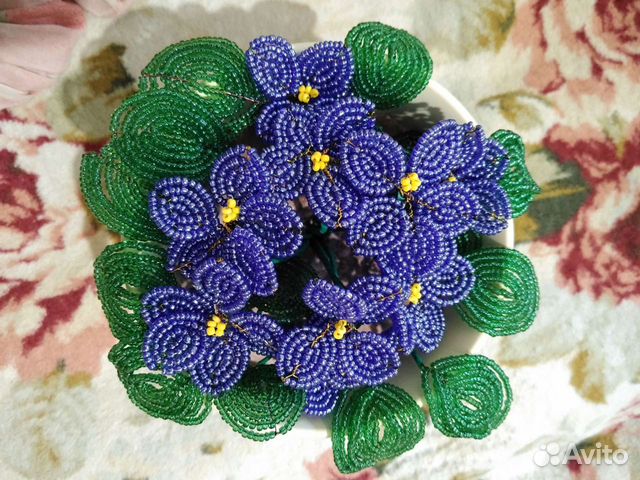 Фиалки из бисера