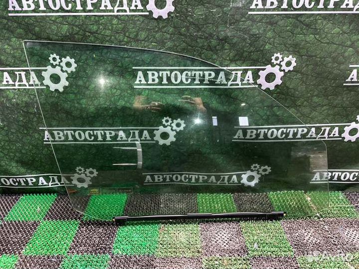 Стекло двойное переднее правое Lexus Lx570