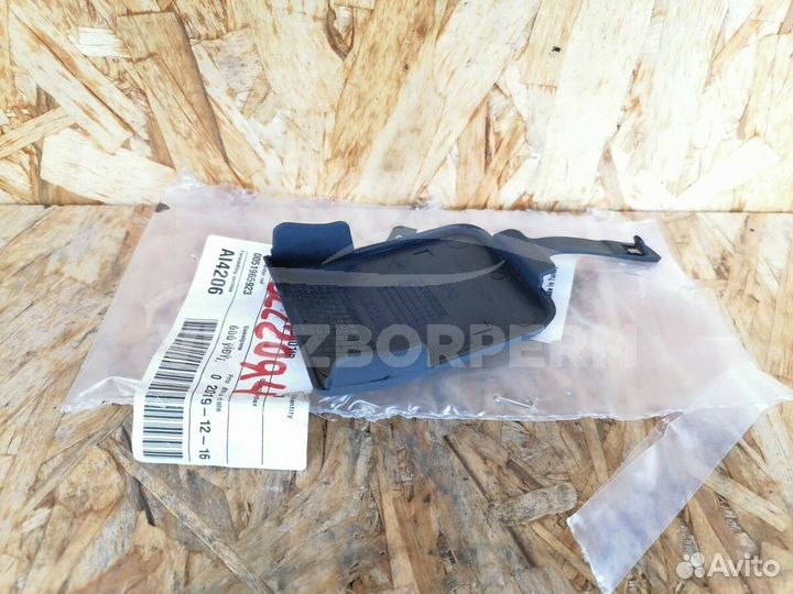 Заглушка бампера Renault Fluence