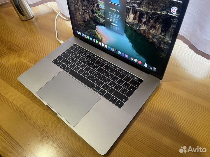 Macbook pro 15 2017 i7 16gb