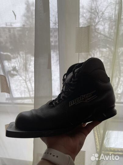 Лыжные ботинки