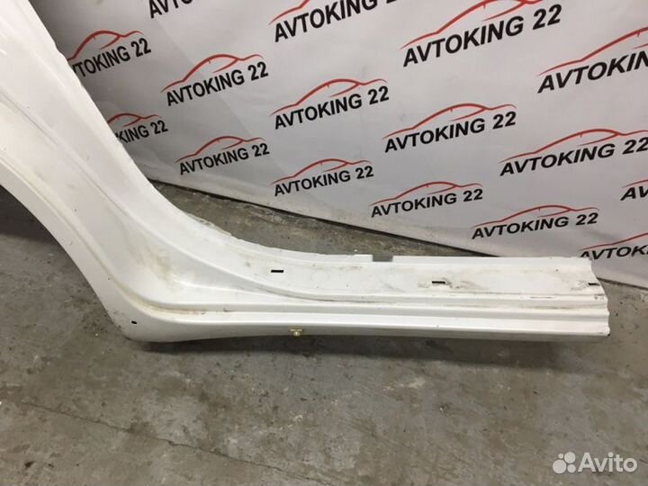 Крыло заднее правое Toyota Wish ZNE10 1ZZ-FE 2004