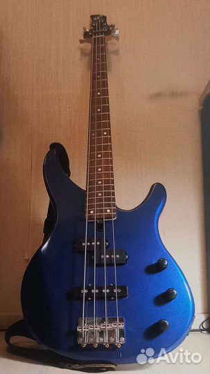Бас гитара Yamaha