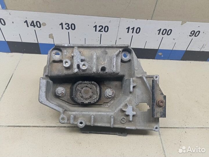 Кронштейн опоры кпп Juke (F15) 2011