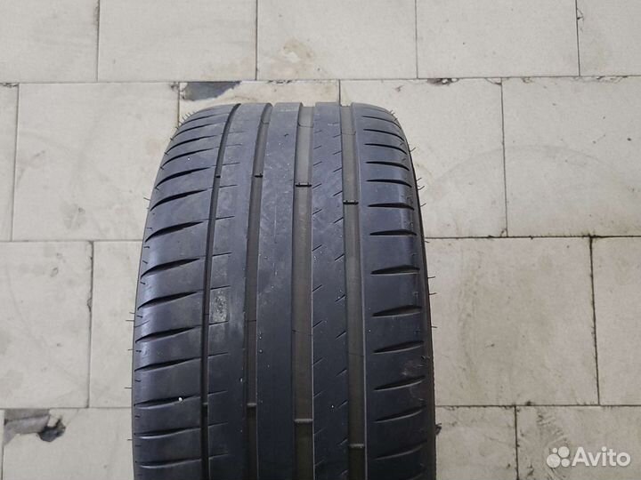 Michelin Pilot Sport 4 255/40 R18