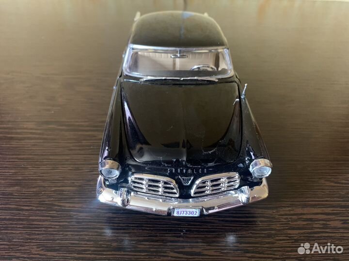 Модель автомобиля Chrysler C300 1/24