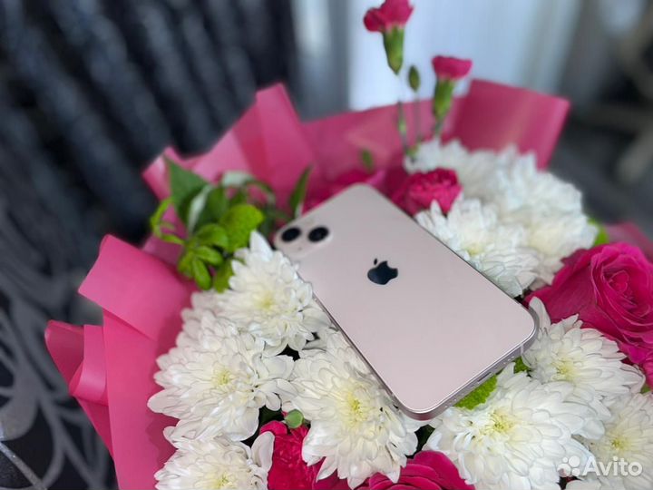 Телефон iPhone13