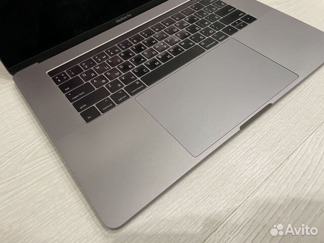 MacBook Pro 15 Pouces 2016 – I7 16 Go 512 Go – Pour Pièces Ou Réparation