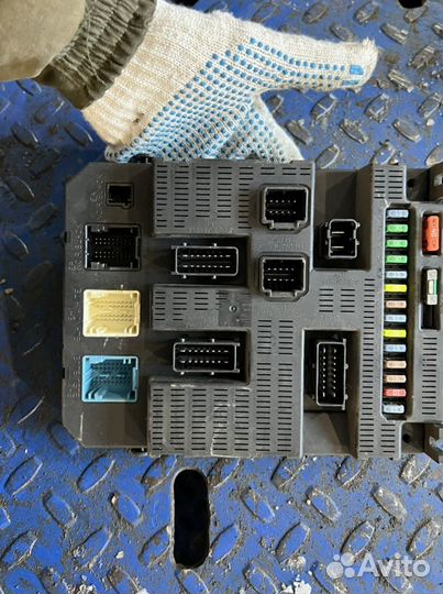 BSI блок предохранителей Citroen C4 1.6