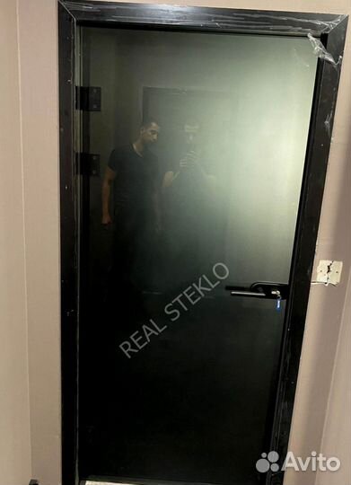 Стеклянные двери на заказ