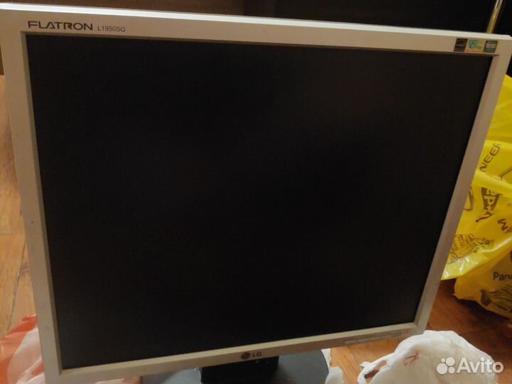Монитор LG flatron L1950SQ