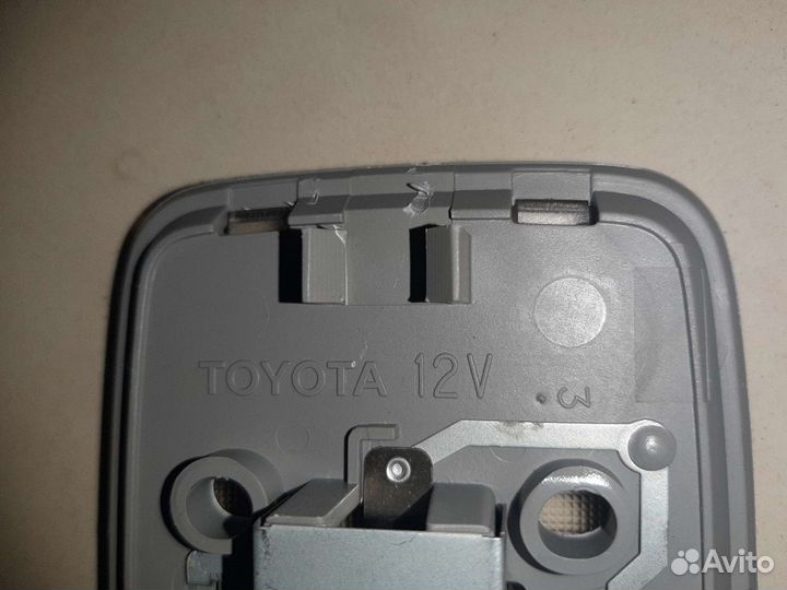 Светильник салона центральный Тойота