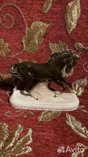 Конь златогривый