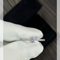 Новое помолвочное кольцо с природным бриллиантом