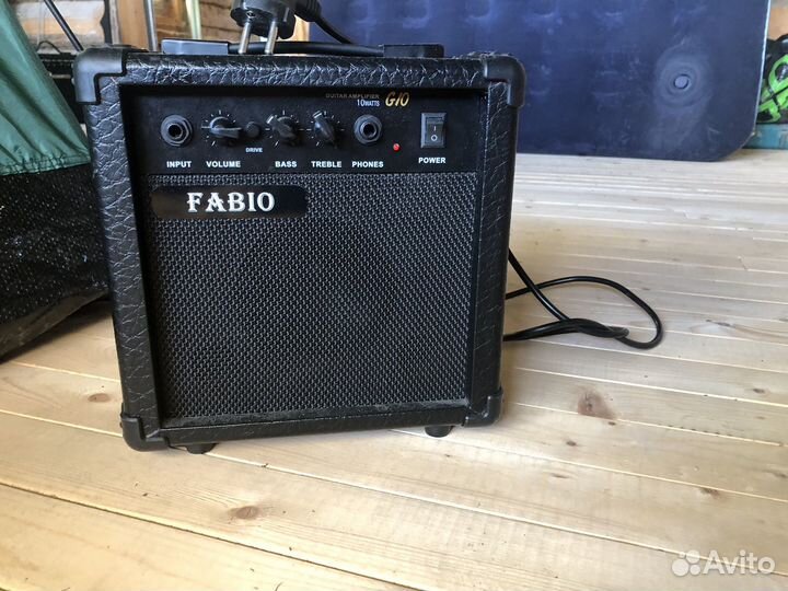 Гитарный комбоусилитель