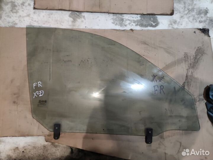 Переднее правое стекло Hyndai Elantra XD 2000-2011