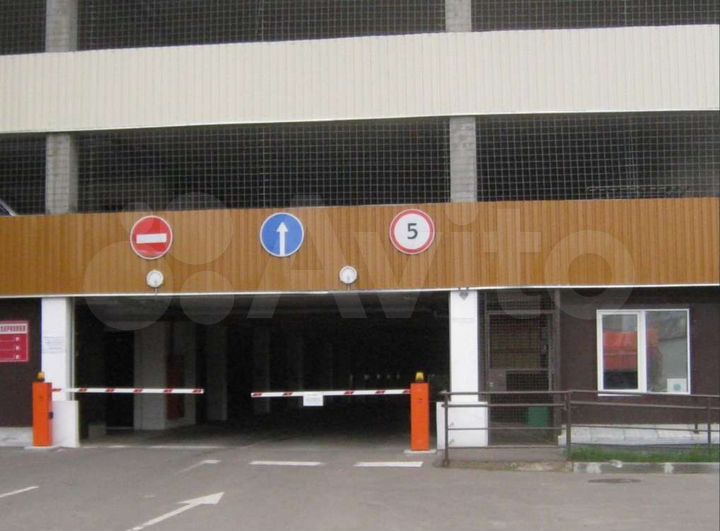 Машиноместо, 14 м²