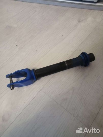 Вилка для трюкового самоката