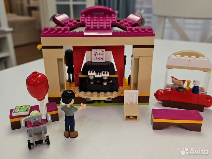 Lego friends 41334 Сцена Андреа в парке