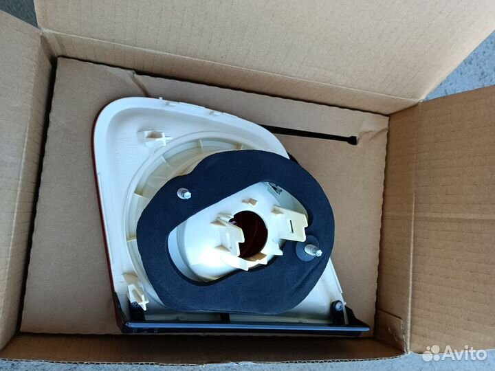 Фонарь задний внутр лев VW jetta 05