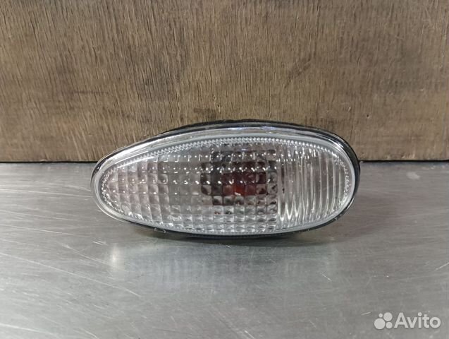 Повторитель в крыло Outlander 1 2003-2008