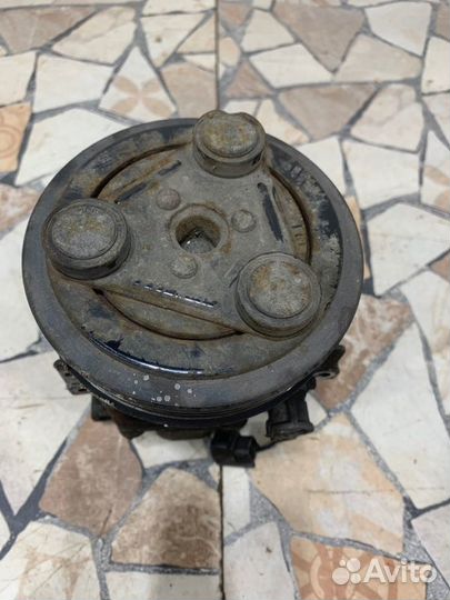 Компрессор кондиционера Mazda 6 седан 2.0 LF 2005