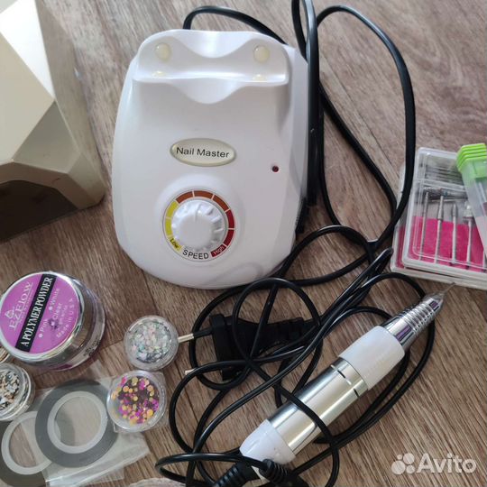 Лампа и аппарат для маникюра