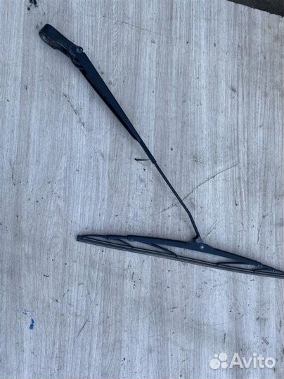 Поводок стеклоочистителя LADA Largus универсал 5