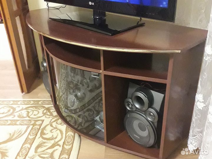 Тумба под телевизор