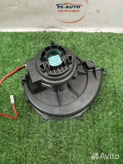 Мотор печки Opel Astra H универсал 1.6 Z16XER 2009