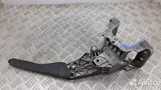 Рычаг ручного тормоза (ручник) volkswagen touran