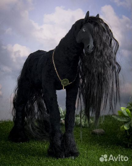 Лошадь игрушка коллекционная подвижная конь 1/6