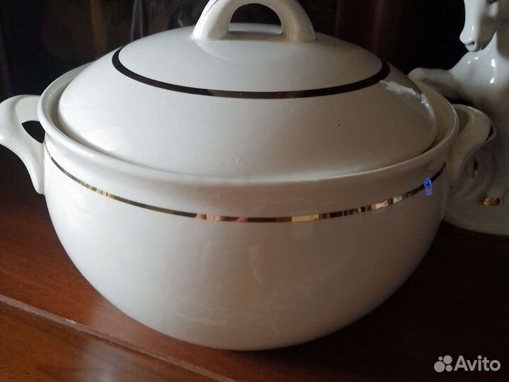 Супница и тарелки,овощерезка