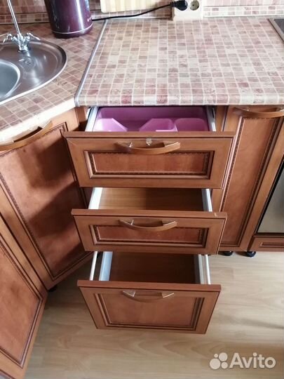 Кухонный гарнитур кухня бу. с раковиной без тхники