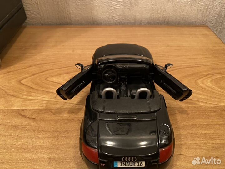 Модель коллекционная 1/24 Maisto Audi TT Roadster