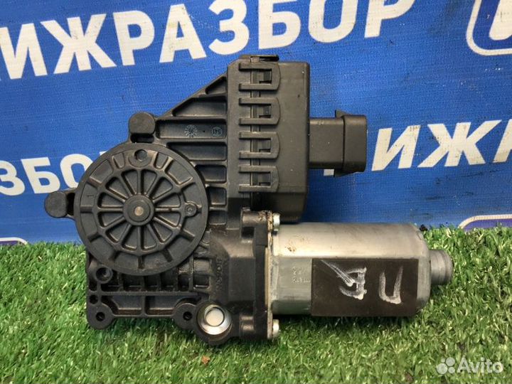 Моторчик стеклоподъемника передний правый Opel