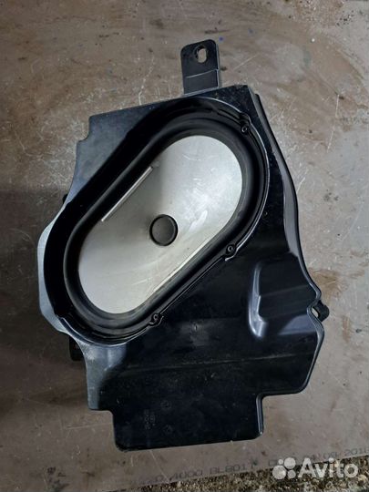 Сабвуфер Range Rover Vogue