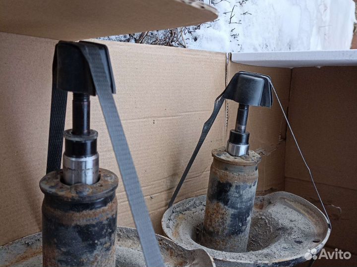 Стойка передняя