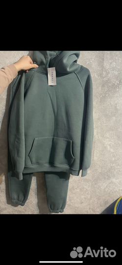 Спортивный костюм женский