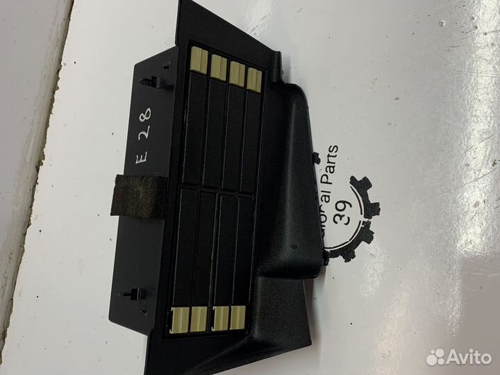 Подкассетник bmw e28