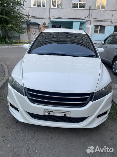 Решетка радиатора Honda Stream RN6-9