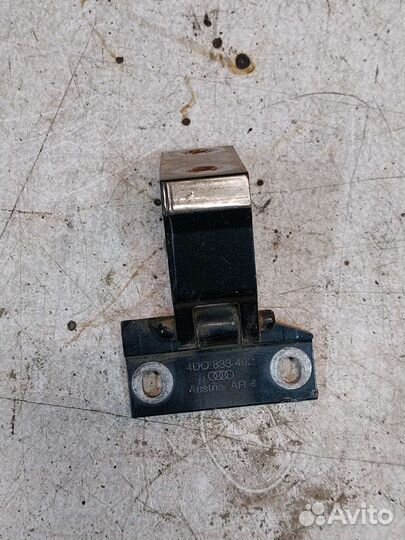 Петля двери задняя правая верхняя audi a8 d2