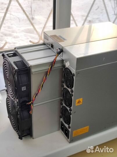 Asic майнер Bitmain Antminer S19