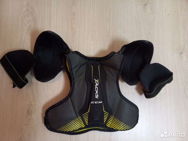 Нагрудник хоккейный ccm 3092