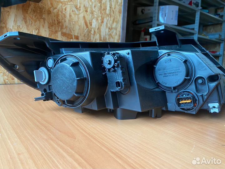 Фара левая на KIA Sorento