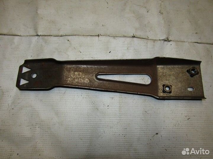 Кронштейн (сопут. товар) Golf IV/Bora 1997-2005