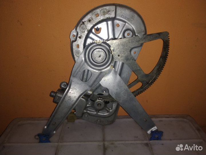 Стеклоподъемник передний правый Volvo Xc90 C30