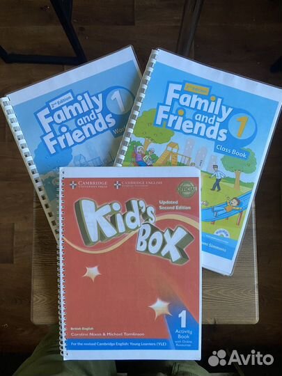 Учебник по английскому языку и две раб. тетради